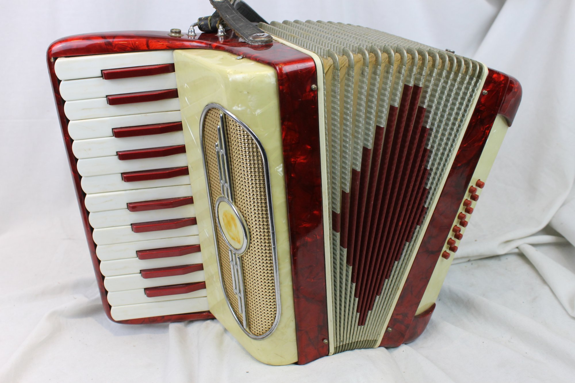 3412 Red Italian Piano Accordion LM 25 12
