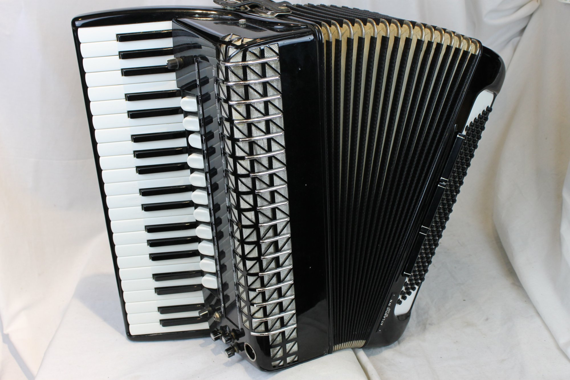 Hohner accordion for sale truckxoler