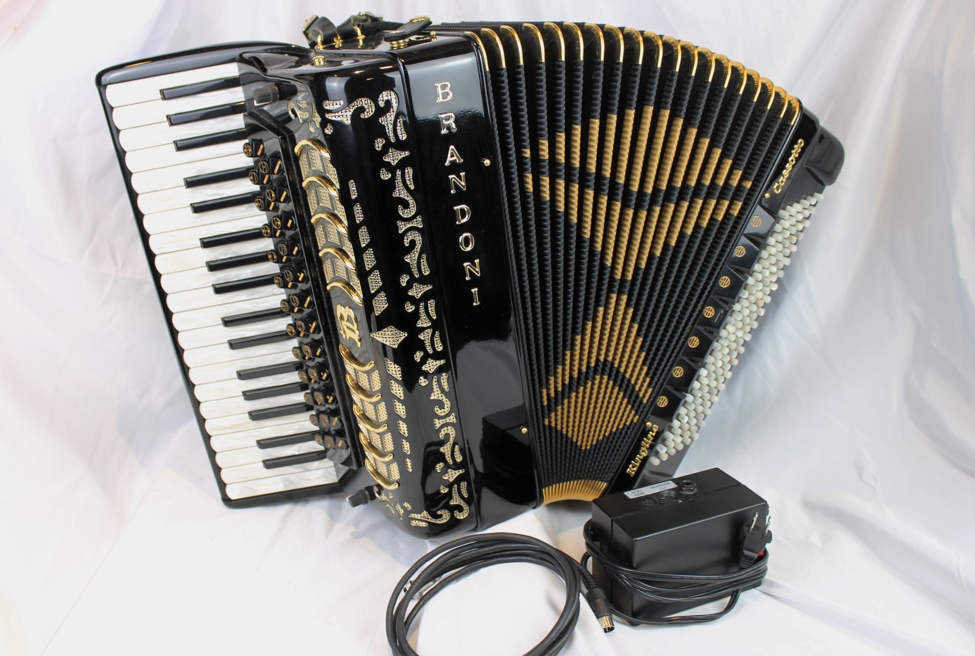 3893 Brandoni Kingline Cassotto 150C Piano Accordion LMMMH 37 120