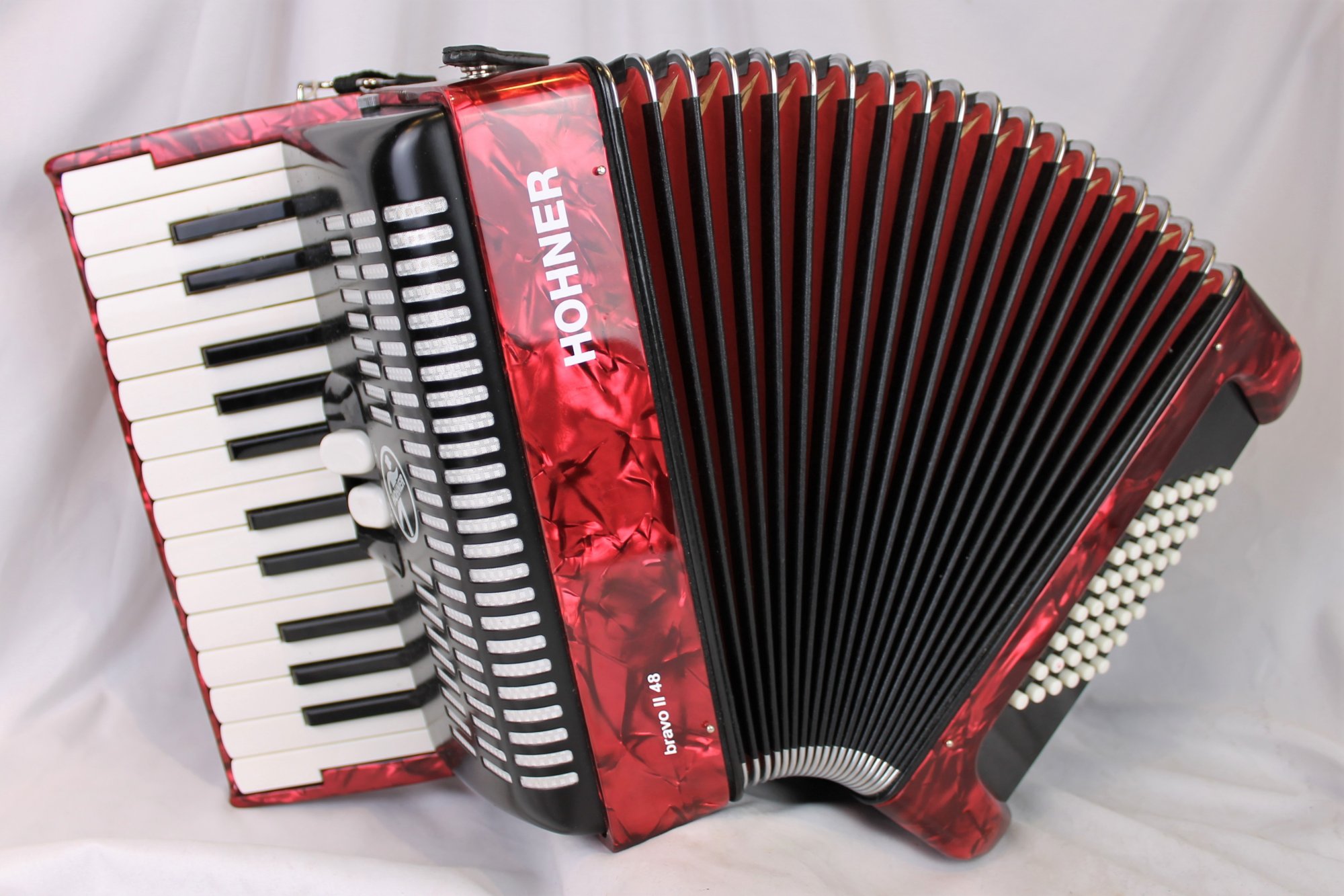 4819 Red Hohner Bravo II Piano Accordion MM 26 48