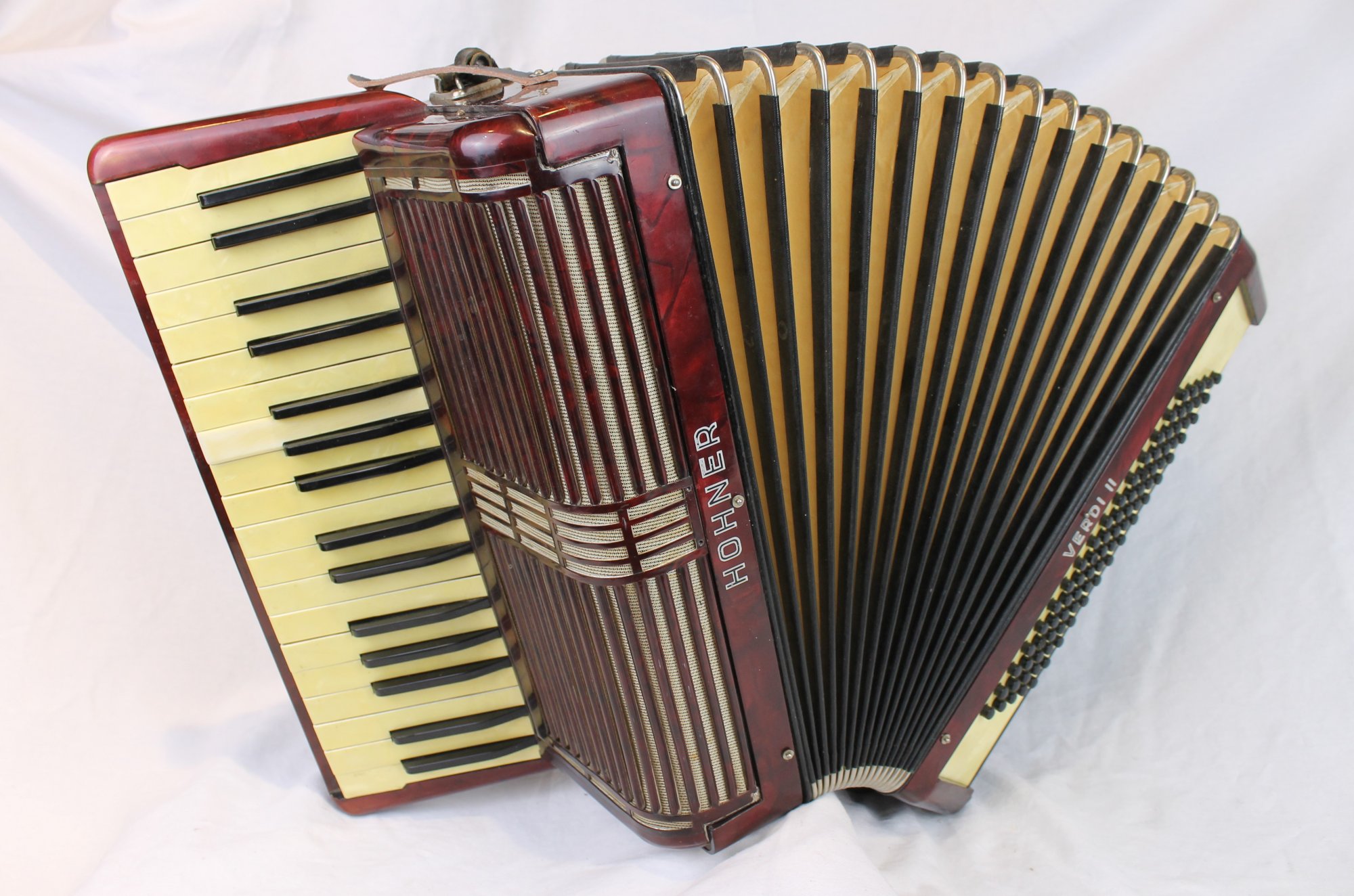 6027 Burgundy Hohner Verdi II Piano Accordion MM 34 80