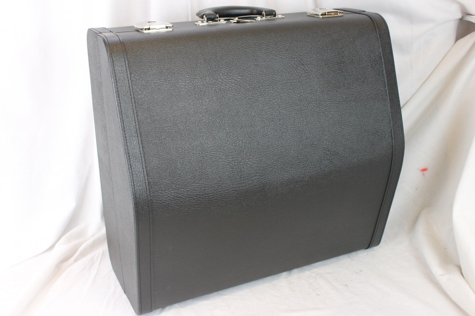 NEW Black German Accordion Hard Case 16.5 x 16 x 9 (42cm x 40cm x 23cm)