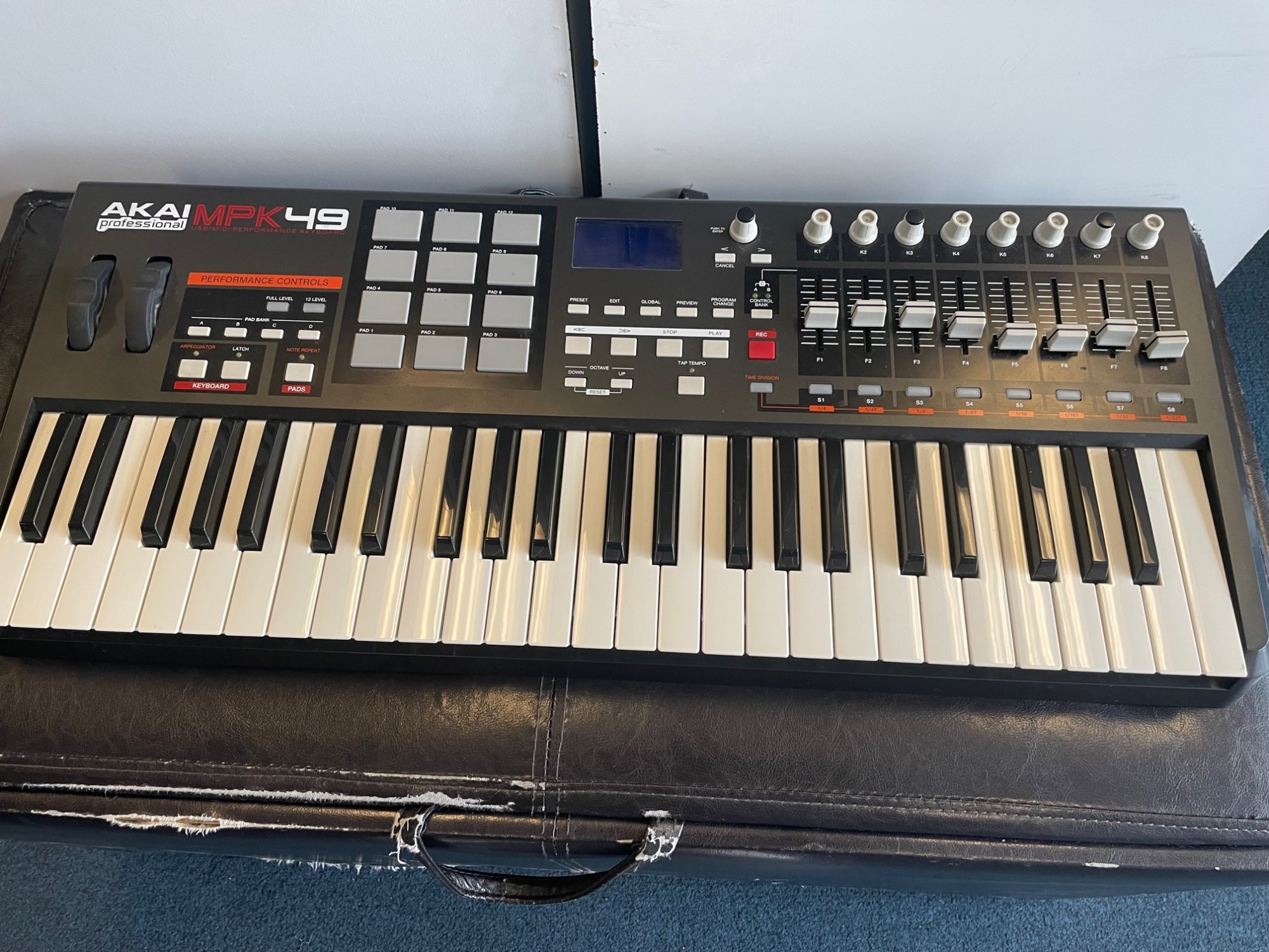 Akai MPK49 Midi Controller 293812907853