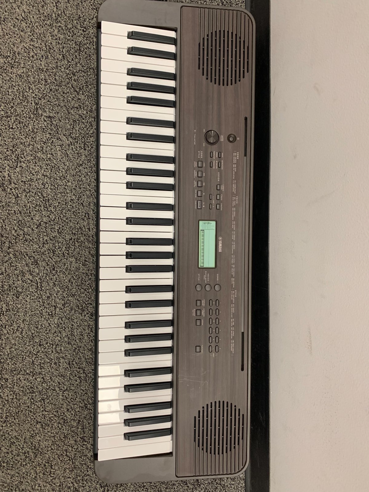 USED Yamaha PSRE360DW 61 Key Keyboard 974761