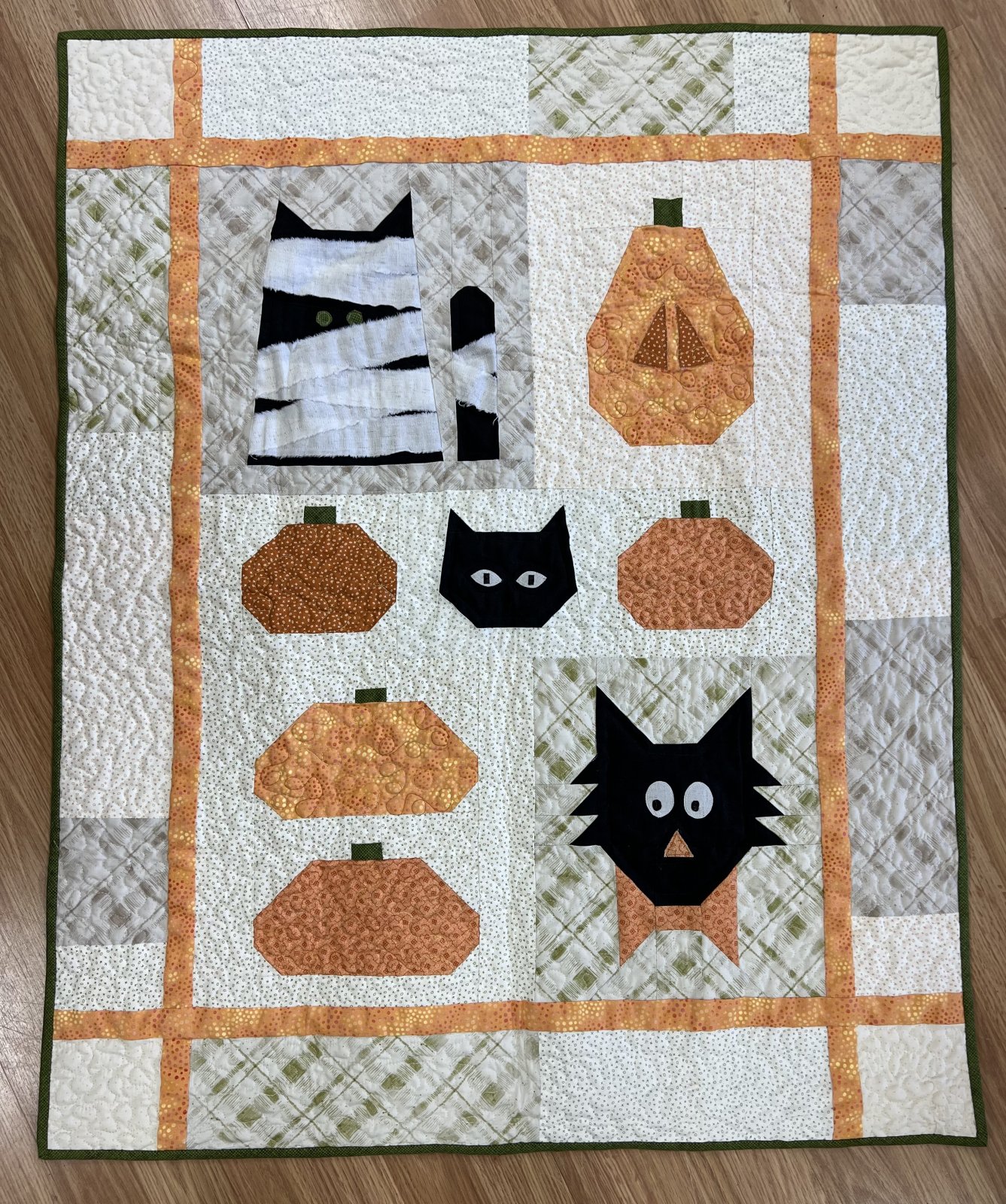 Making Mischief Wall Quilt 790108