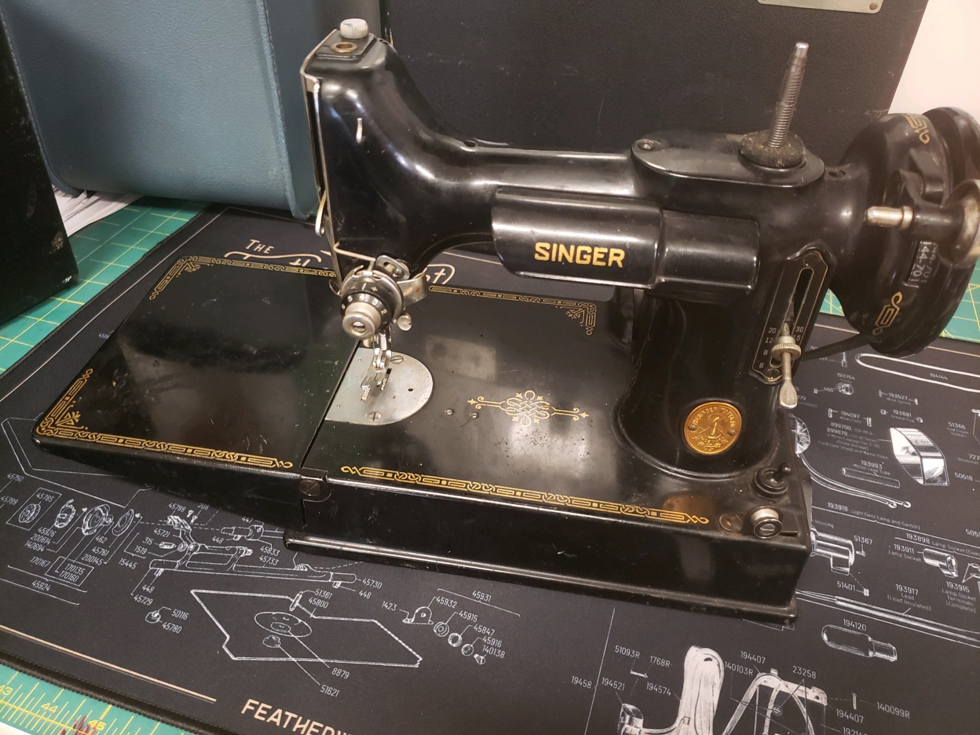 Pink 1948 Singer Featherweight 221
