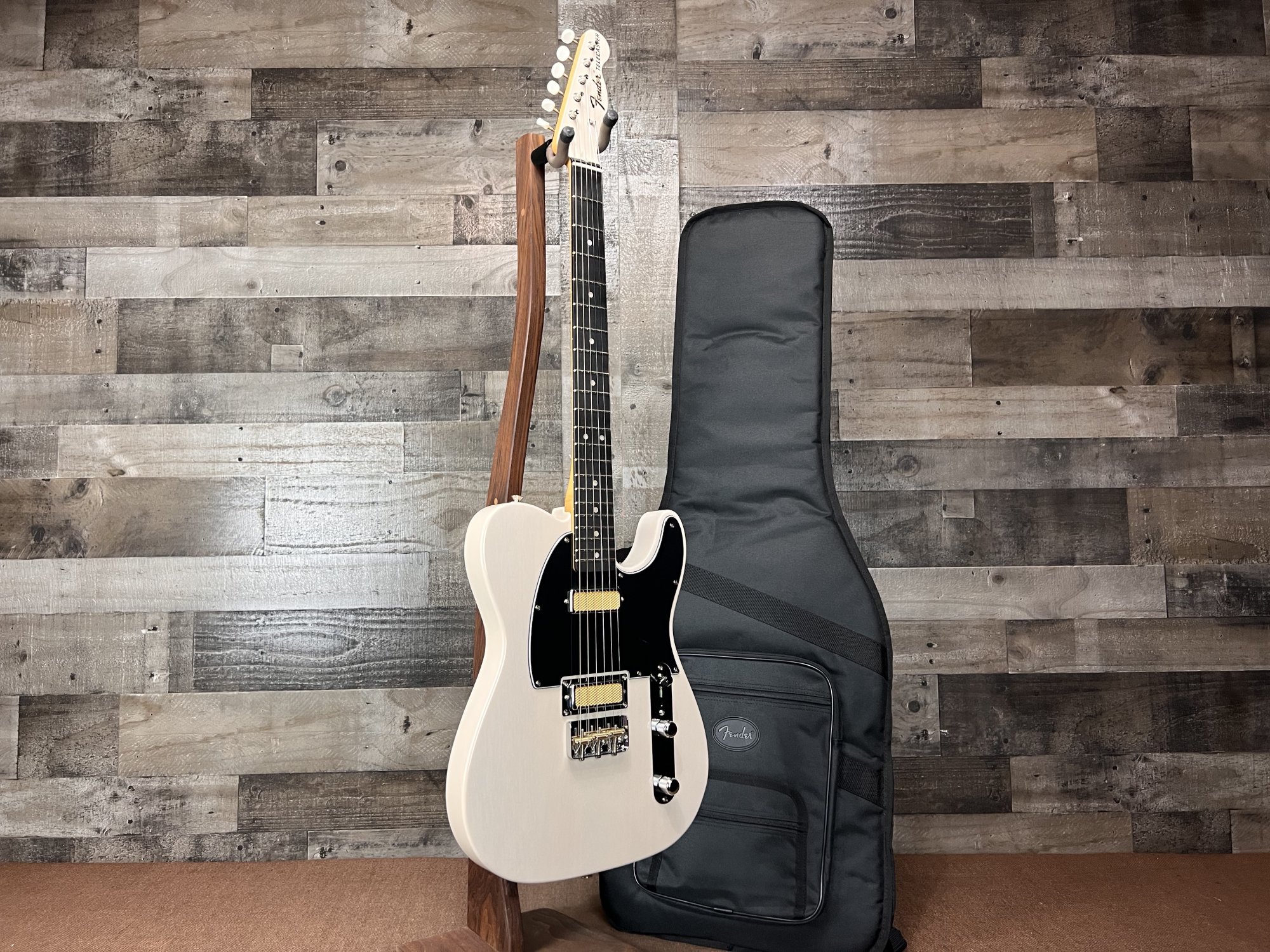 Fender Gold Foil Telecaster Electric Guitar White Blonde 885978888320