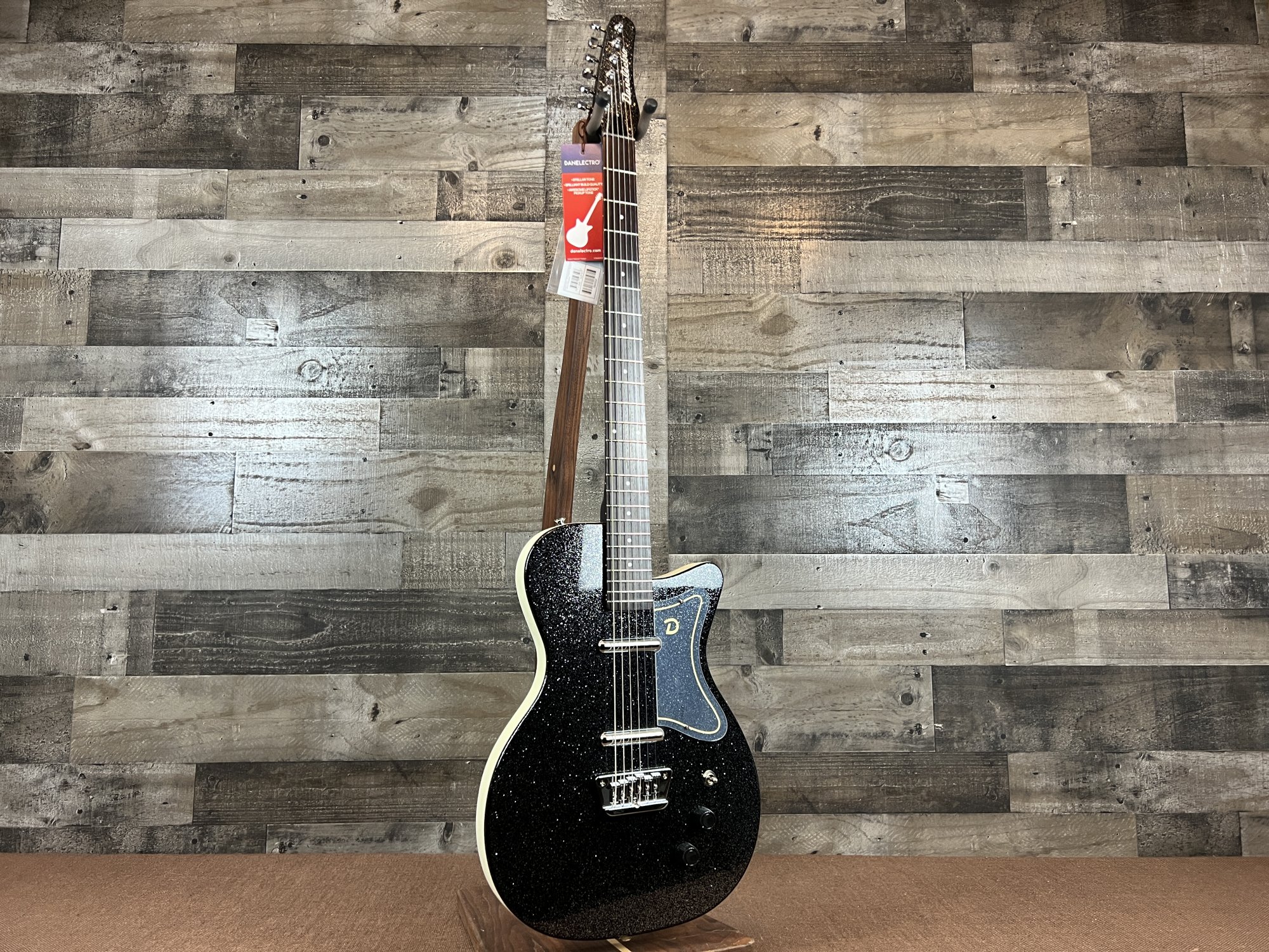 Danelectro Baritone Electric Guitar Black Metalflake 611820523107