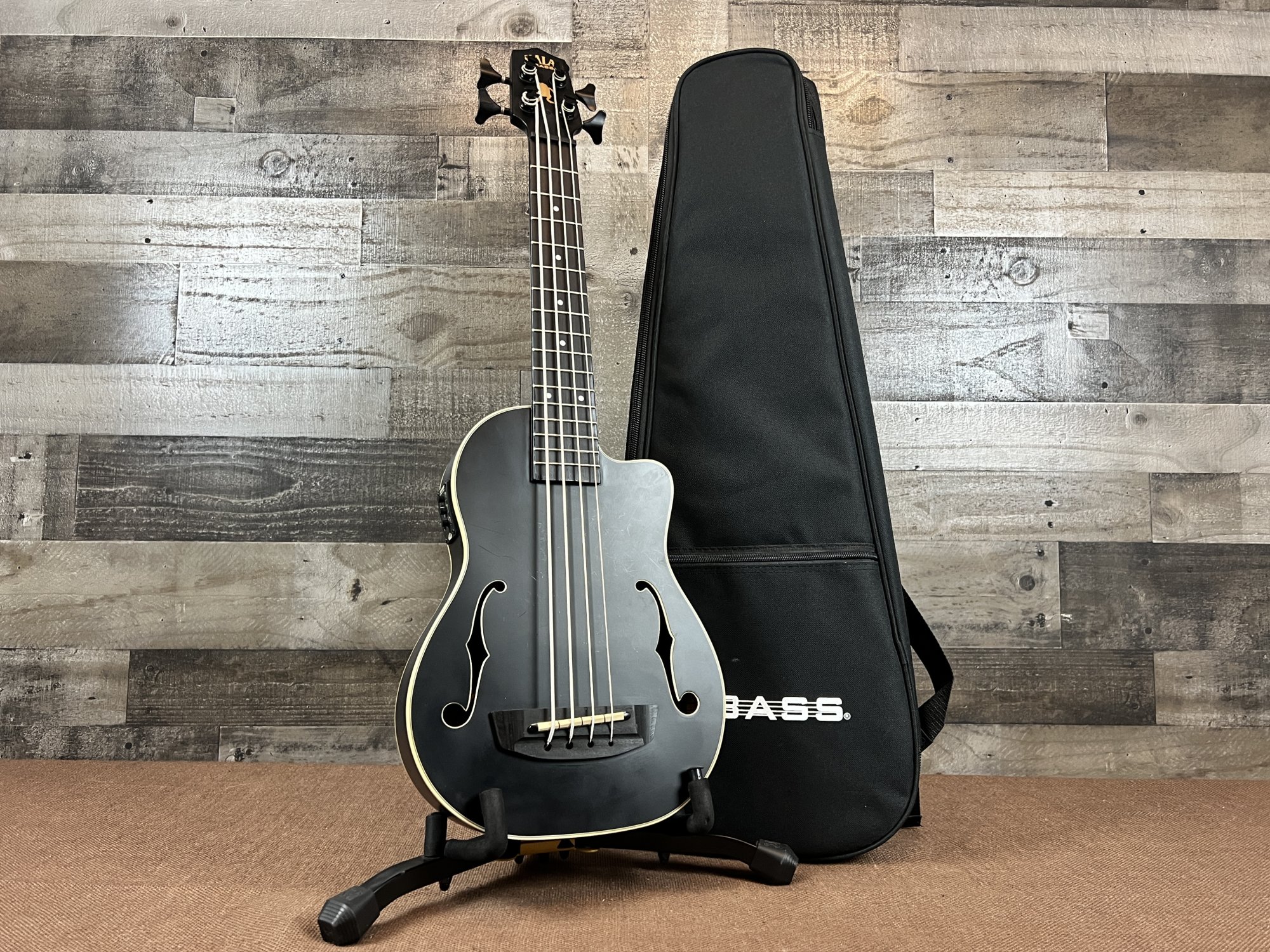 Kala Journeyman Mahogany U•Bass Black 814017024313