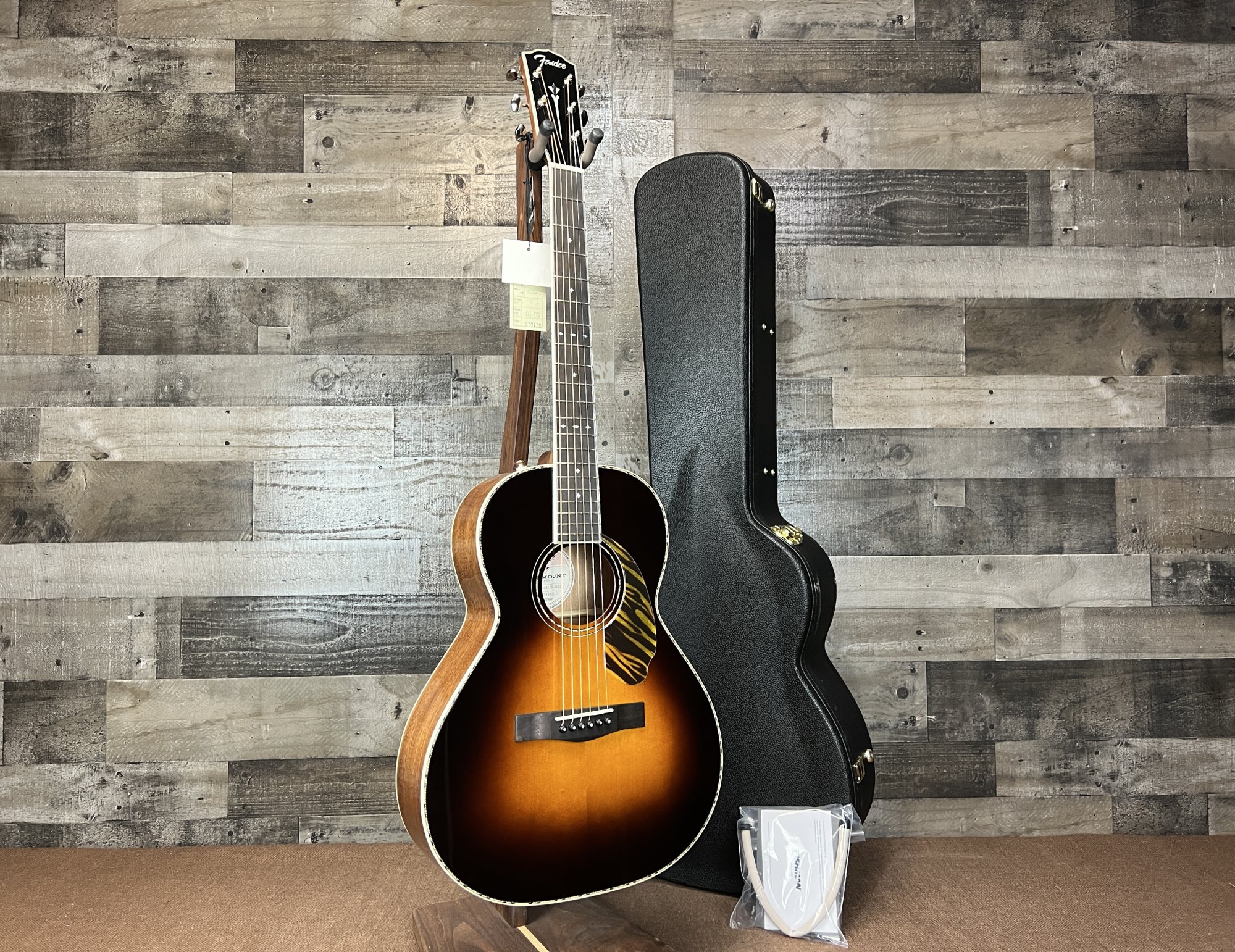 Fender PS220E Parlor Acousticelectric Guitar 3tone Vintage Sunburst w/ Fender Deluxe