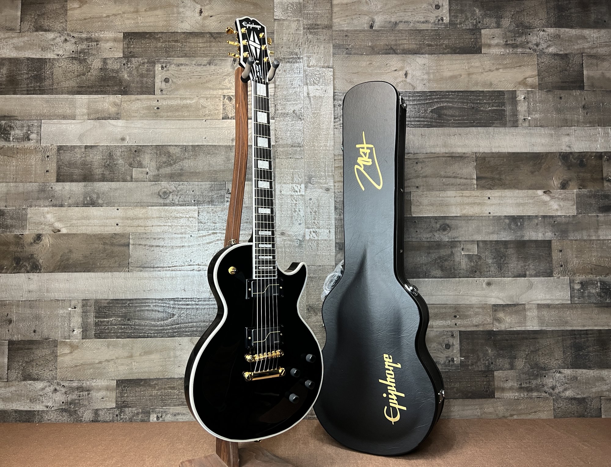 Epiphone Matt Heafy Les Paul ／ エボニー、EMG 有名なブランド ギター