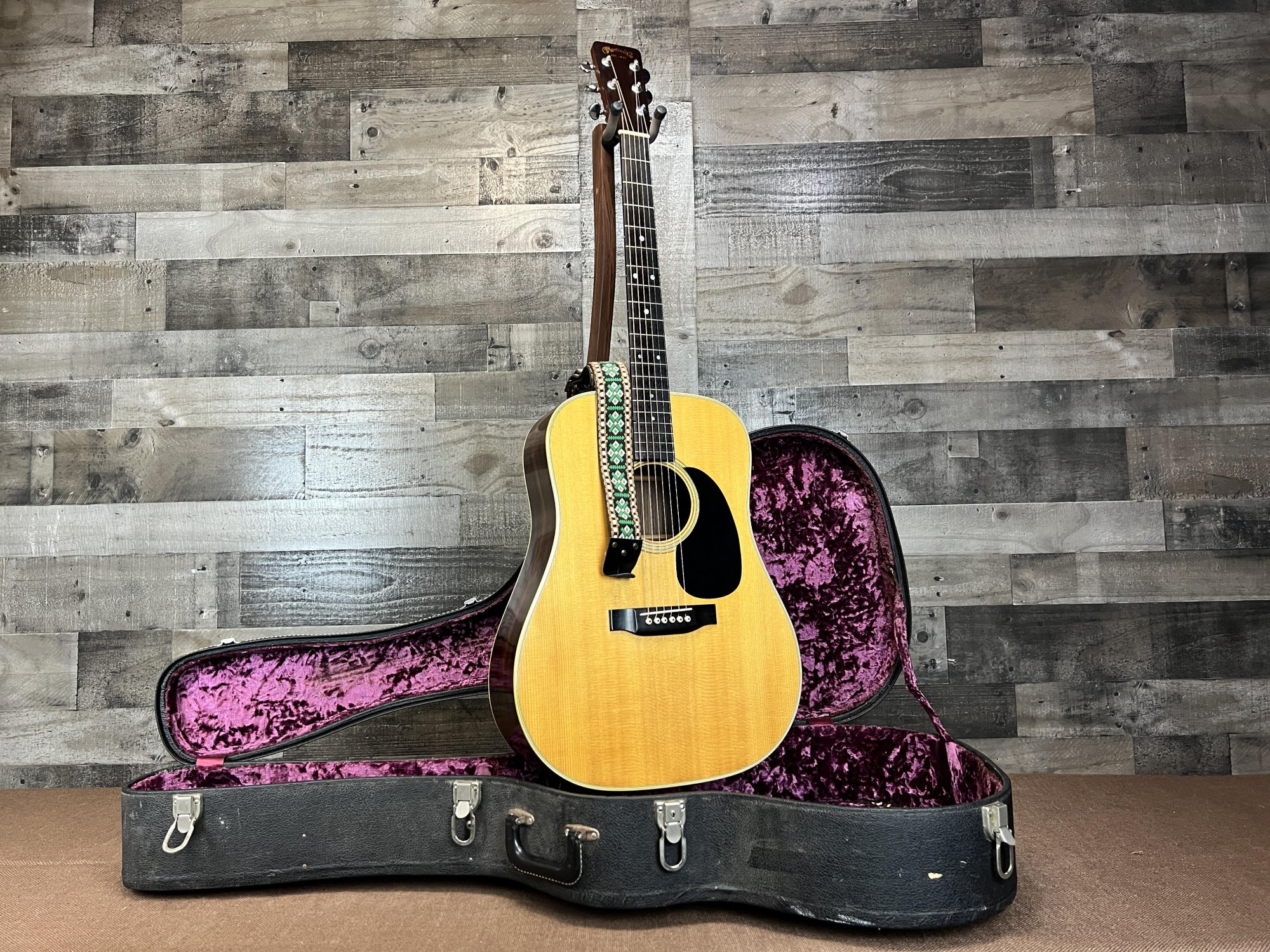 Martin D28 Standard Dreadnought Acoustic Guitar w/OHSC (1970) (Neck