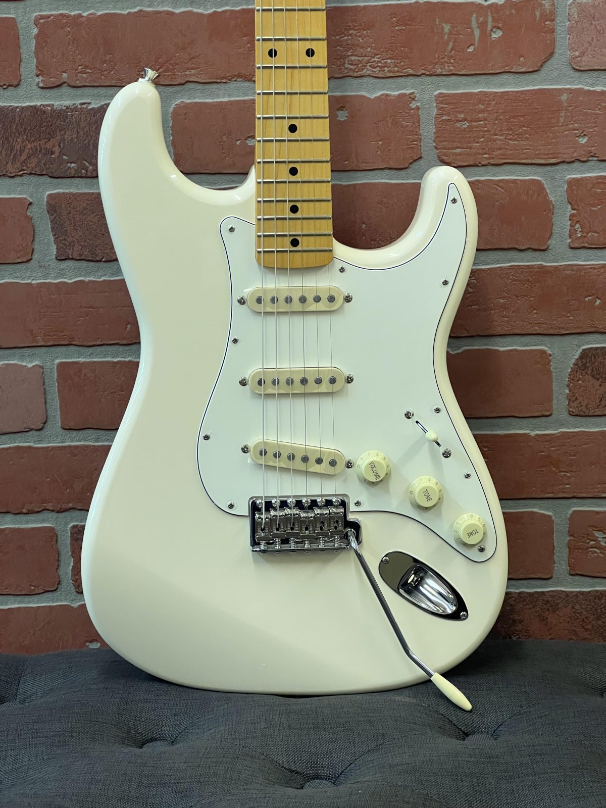 Fender JV MODIFIED '60S STRATOCASTER Guitar Olympic White 213486794