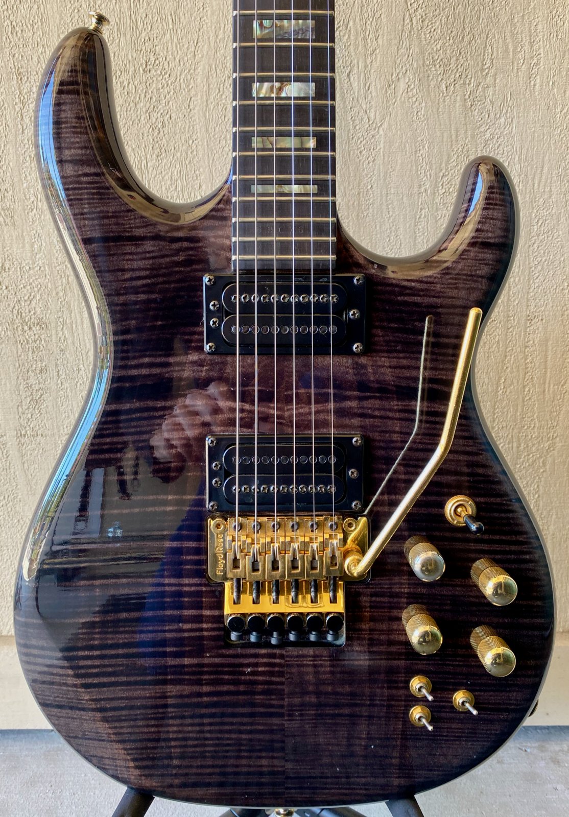 CARVIN DC400 ELECTRIC GUITAR W CASE, LOCKING SYSTEM, PURPLE MAPLE FLAME