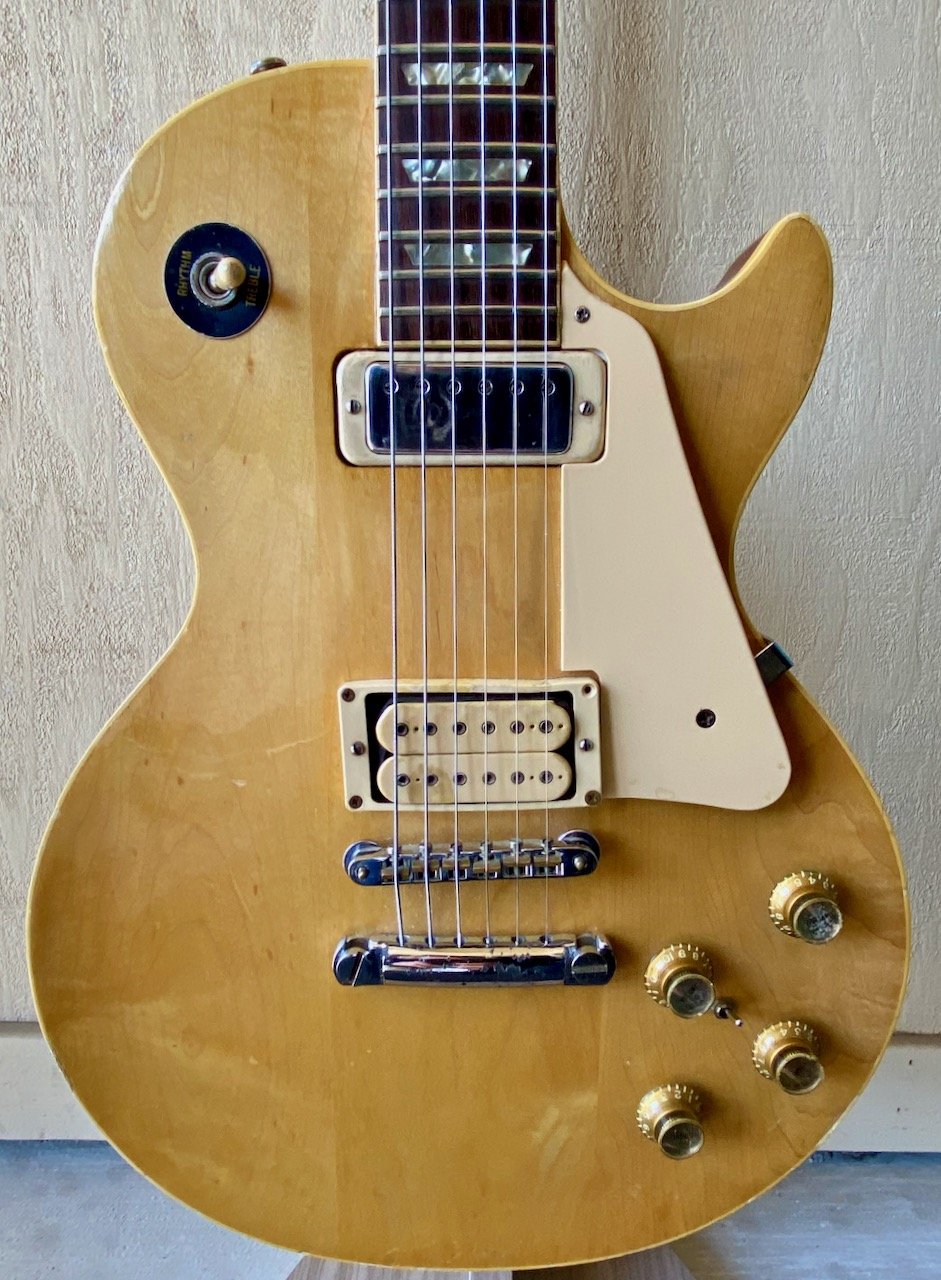 GIBSON LES PAUL DELUXE ELECTRIC GUITAR 197273 W/CASE