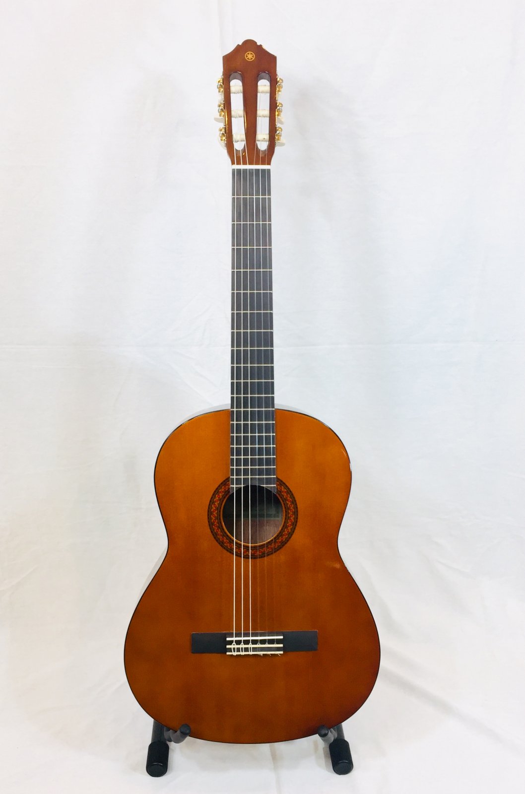 YAMAHA C40II FULL SIZE CLASSICAL GUITAR