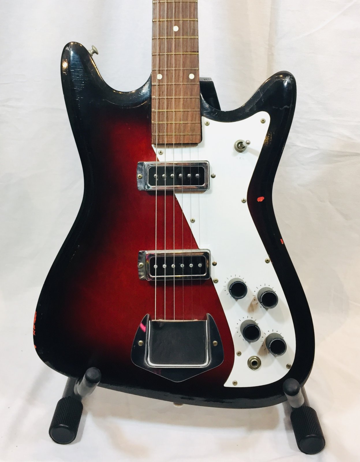 KAY VANGUARD VINTAGE ELECTRIC GUITAR W/CASE