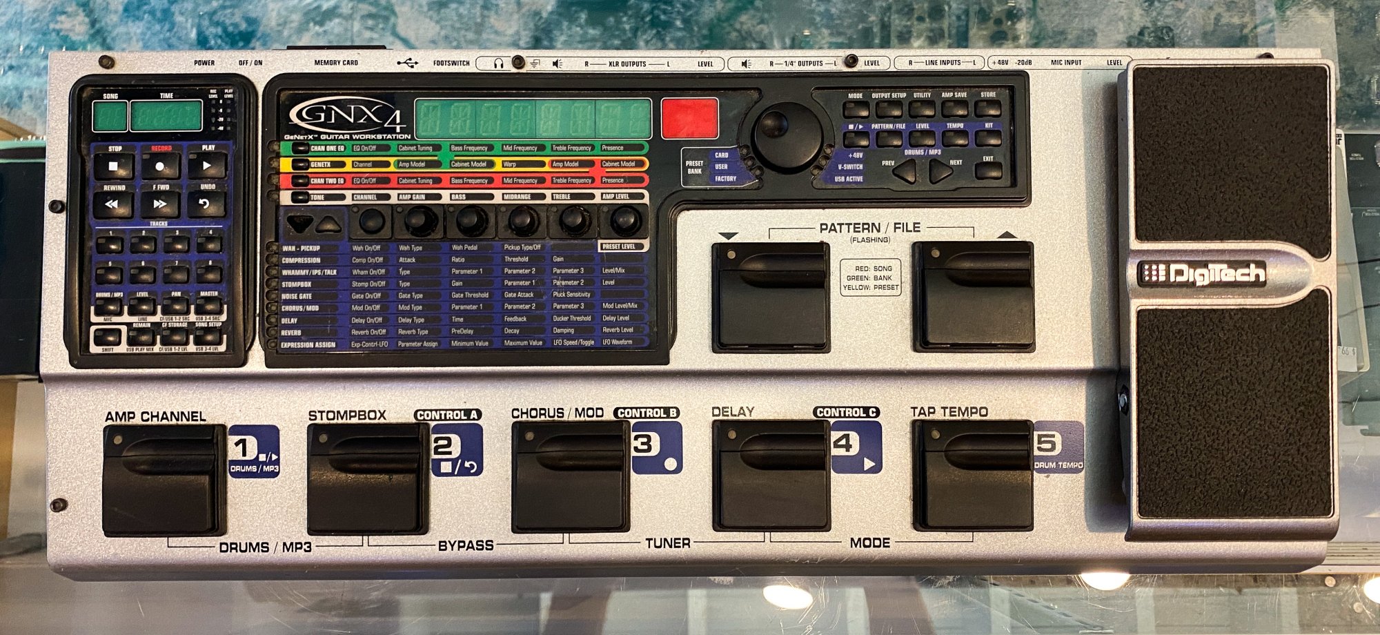 Digitech GNX4 multieffects processor/recorder