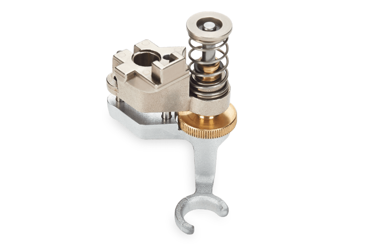 Adjustable stippling foot 73 Quilt detailed designs easily