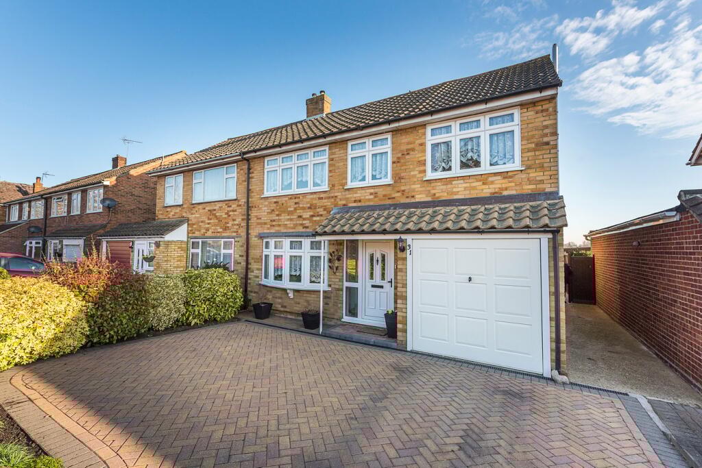 4 bedroom semidetached house for sale in Tanglyn Avenue, Shepperton, TW17