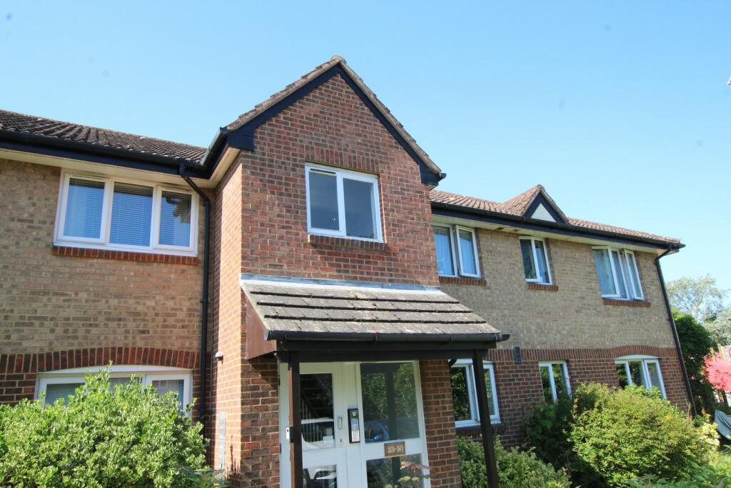 1 bedroom flat for sale in Shepperton Court, Shepperton, TW17