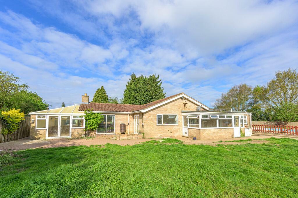 4 bedroom detached bungalow for sale in Mays Lane, Leverington, Wisbech