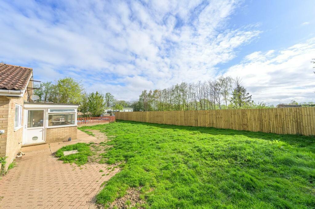 4 bedroom detached bungalow for sale in Mays Lane, Leverington, Wisbech
