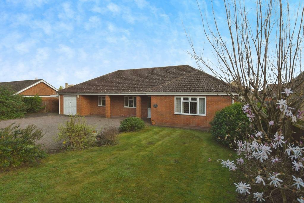 3 bedroom detached bungalow for sale in Main Road, Friday Bridge