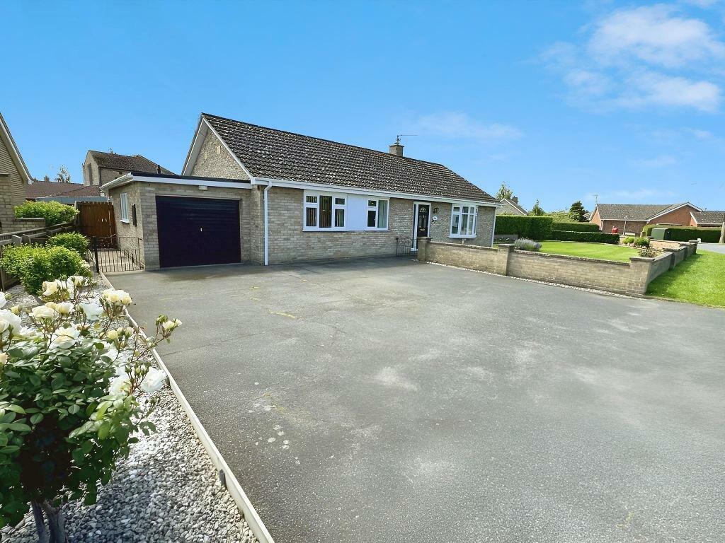 3 bedroom detached bungalow for sale in Woodgate Road, Leverington