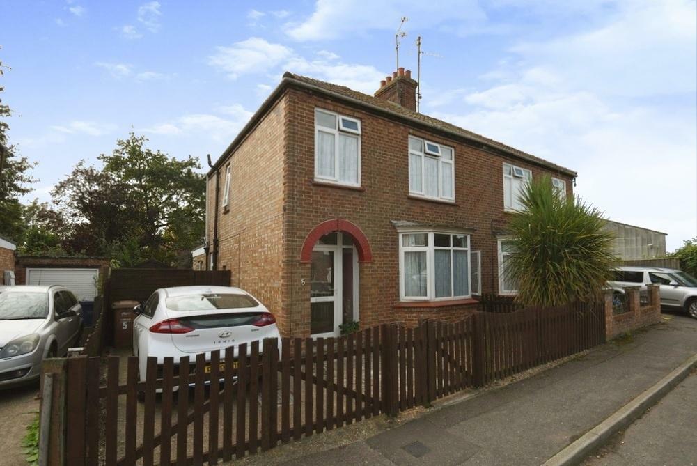 3 bedroom semidetached house for sale in Kenlan Road, Wisbech, Cambs