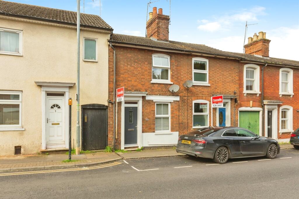 2 bedroom terraced house for sale in Church Street, Leighton Buzzard, LU7