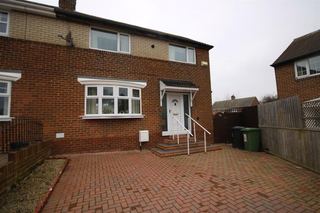 3 bedroom semidetached house for sale in Keats Avenue, Boldon Colliery