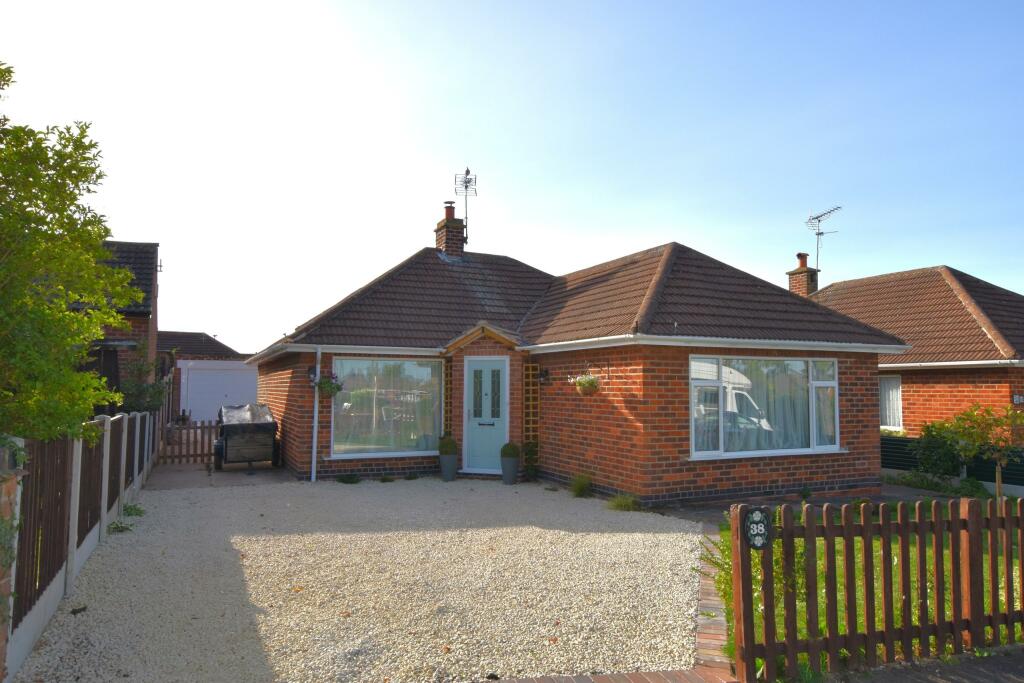 2 bedroom detached bungalow for sale in Castle Hill, East Leake, LE12