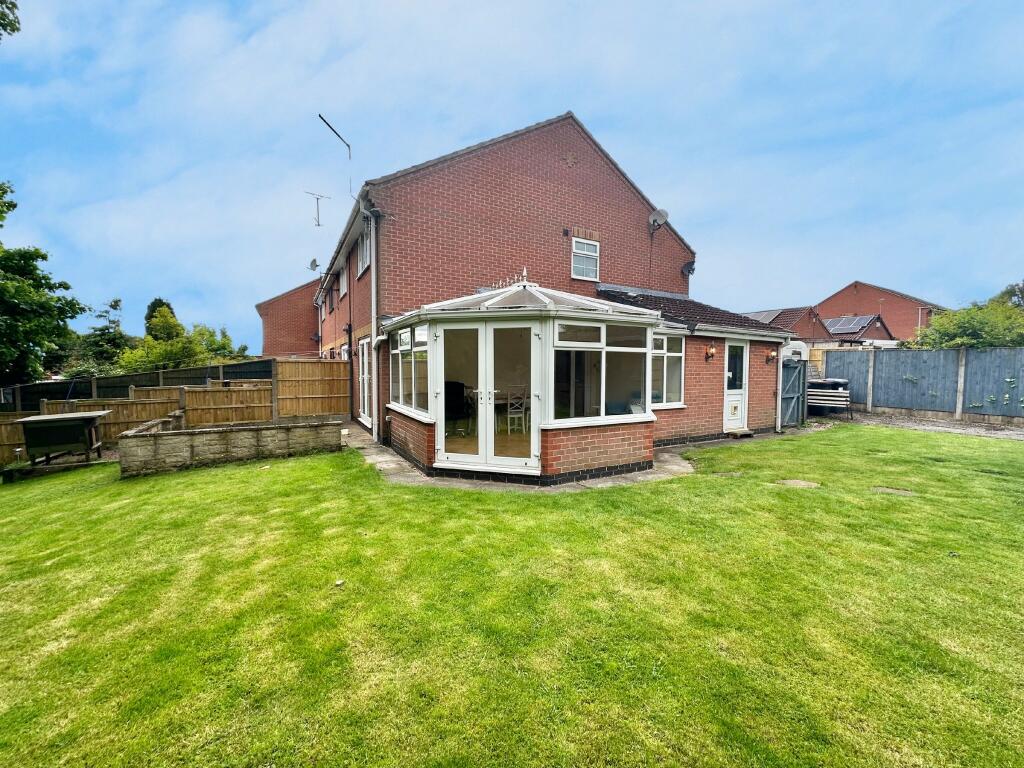 2 bedroom semidetached house for sale in Beechwood Grove, SuttonIn