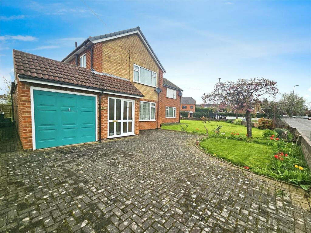 3 bedroom semidetached house for sale in Forest Road, Loughborough