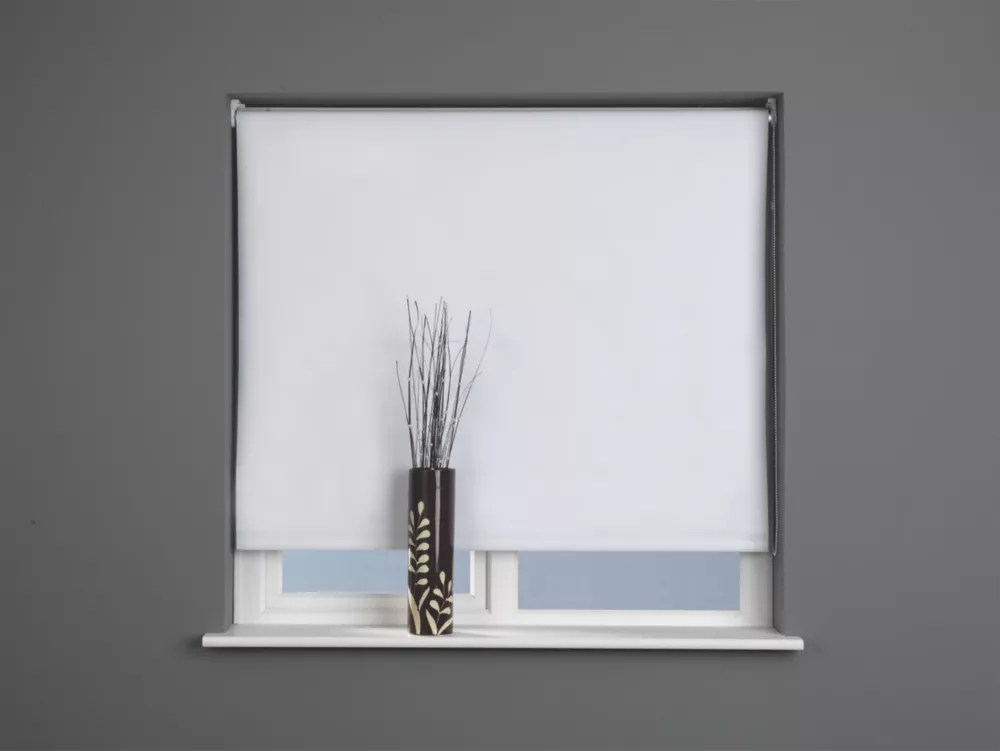 Polyester Roller Blackout Blind White 1800mm x 1700mm Drop Screwfix