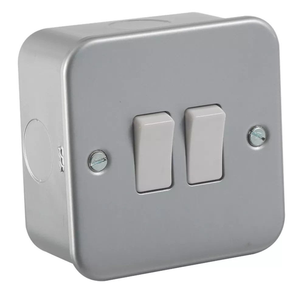 Knightsbridge 10AX 2Gang 2Way Metal Clad 10AX Switch with White