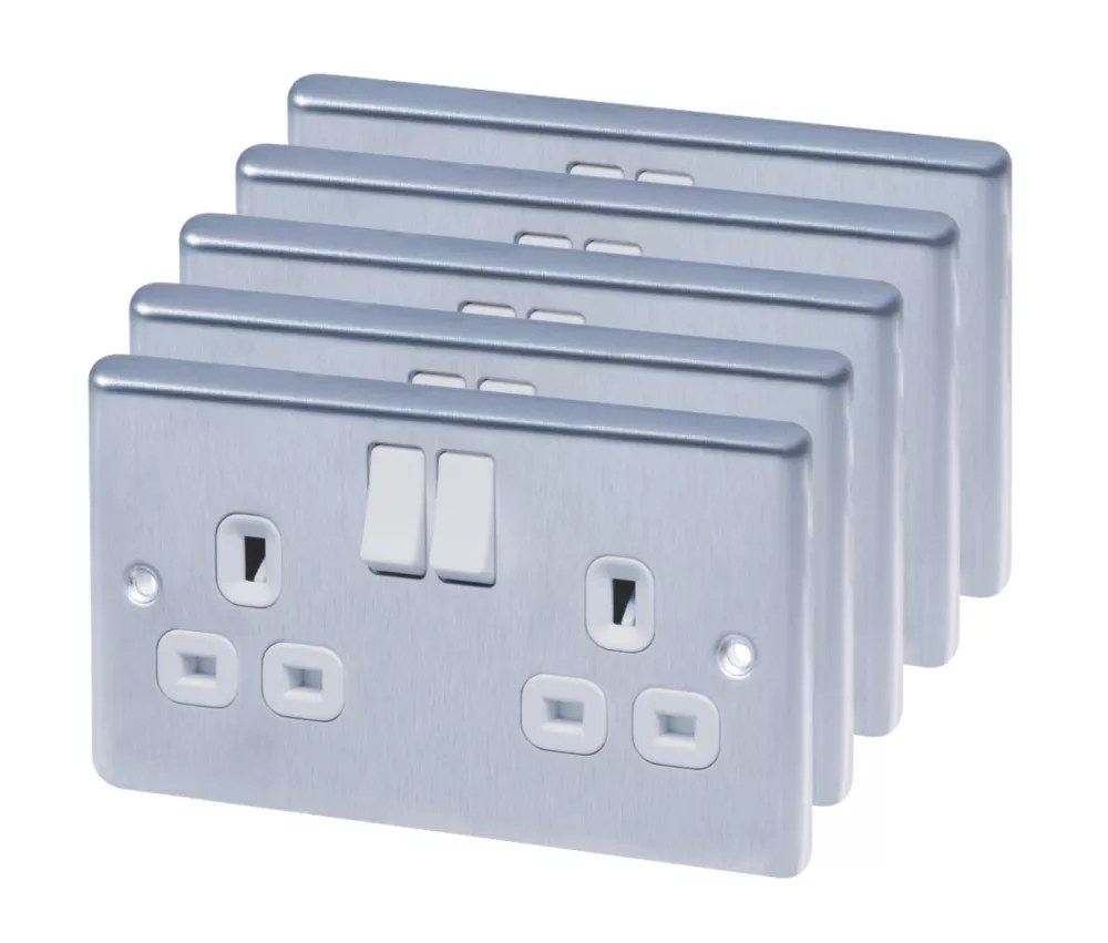 LAP 13A 2Gang SP Switched Plug Sockets Polished Chrome with White