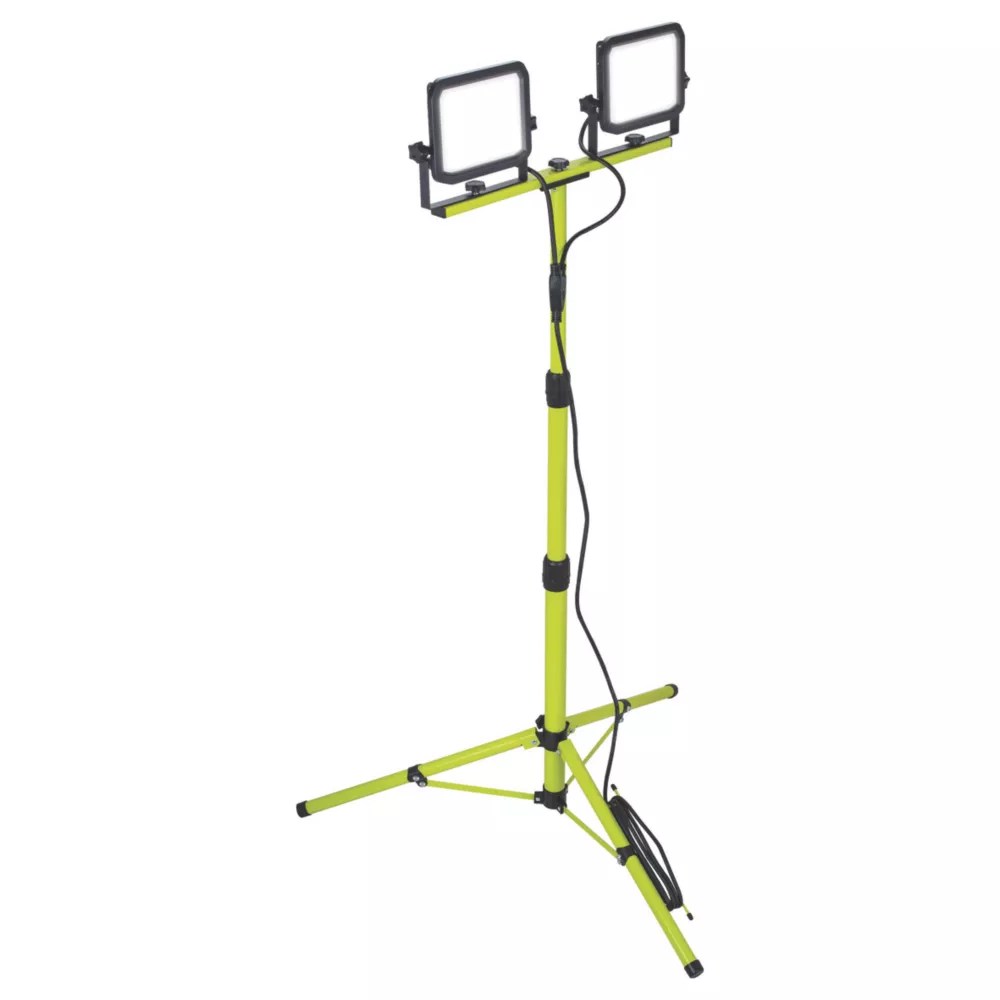 Luceco Castra LED Site Light with Tripod 100W 11000lm 220240V Screwfix