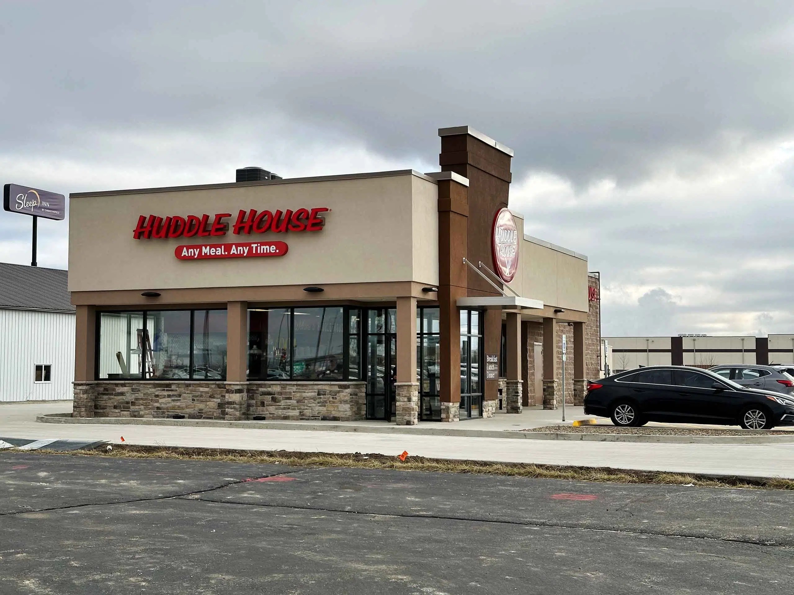 Huddle House accepting nominations for ‘Huddle Up’ award