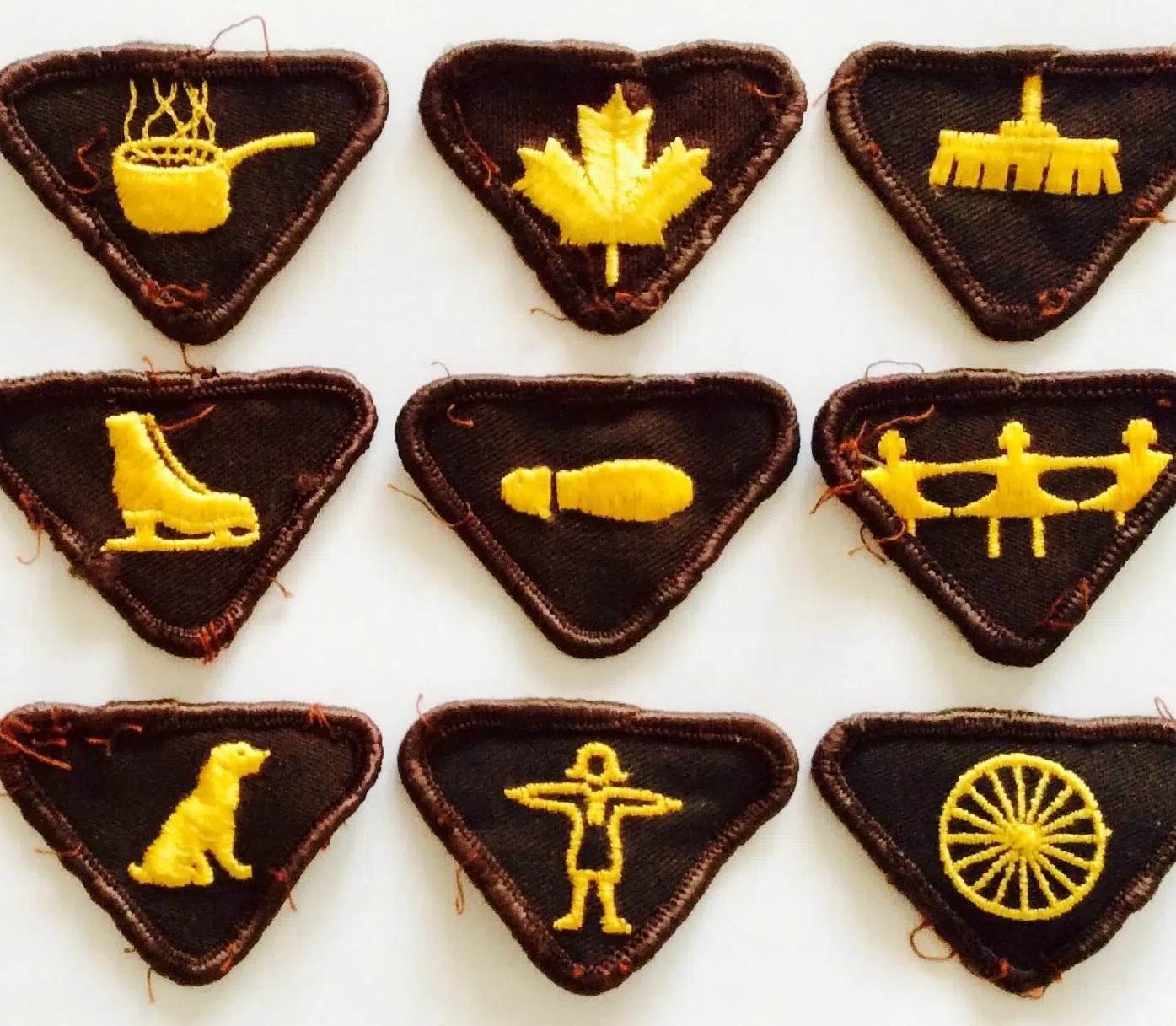 Brownie And Guide Badges!! 943 The Drive Winnipeg's Classic Rock!