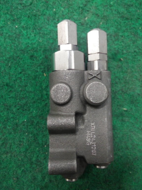 Hydraulic pump regulator, John Deere Hydraulic valaves and blocks