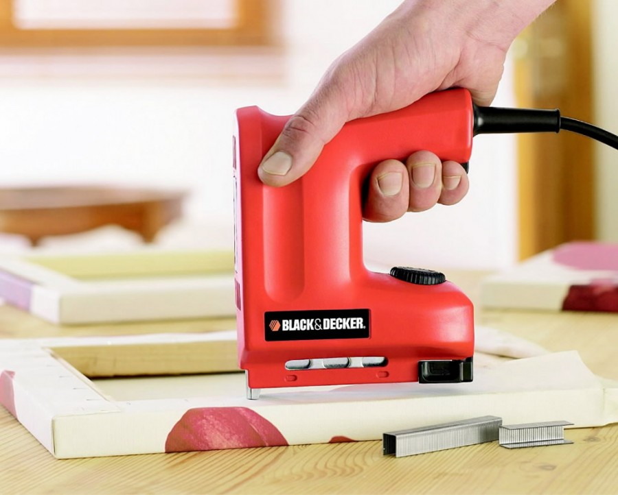 Tacker KX418E / 1500 W, Black+Decker Staplers