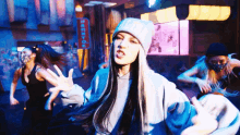 GIF de Lisa Dancing Tenor