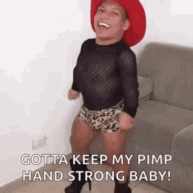 Dancing Midget GIF Dancing Midget Cowboy Aurkitu eta partekatu GIFak