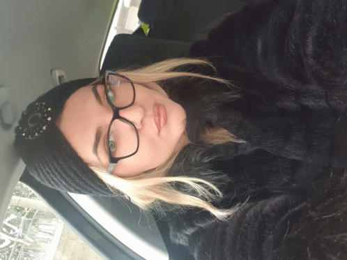 Kissing GIF - Kissing - Discover & Share GIFs