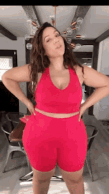 Erica Lauren Model GIF - Erica Lauren Model Curvy - Discover & Share GIFs