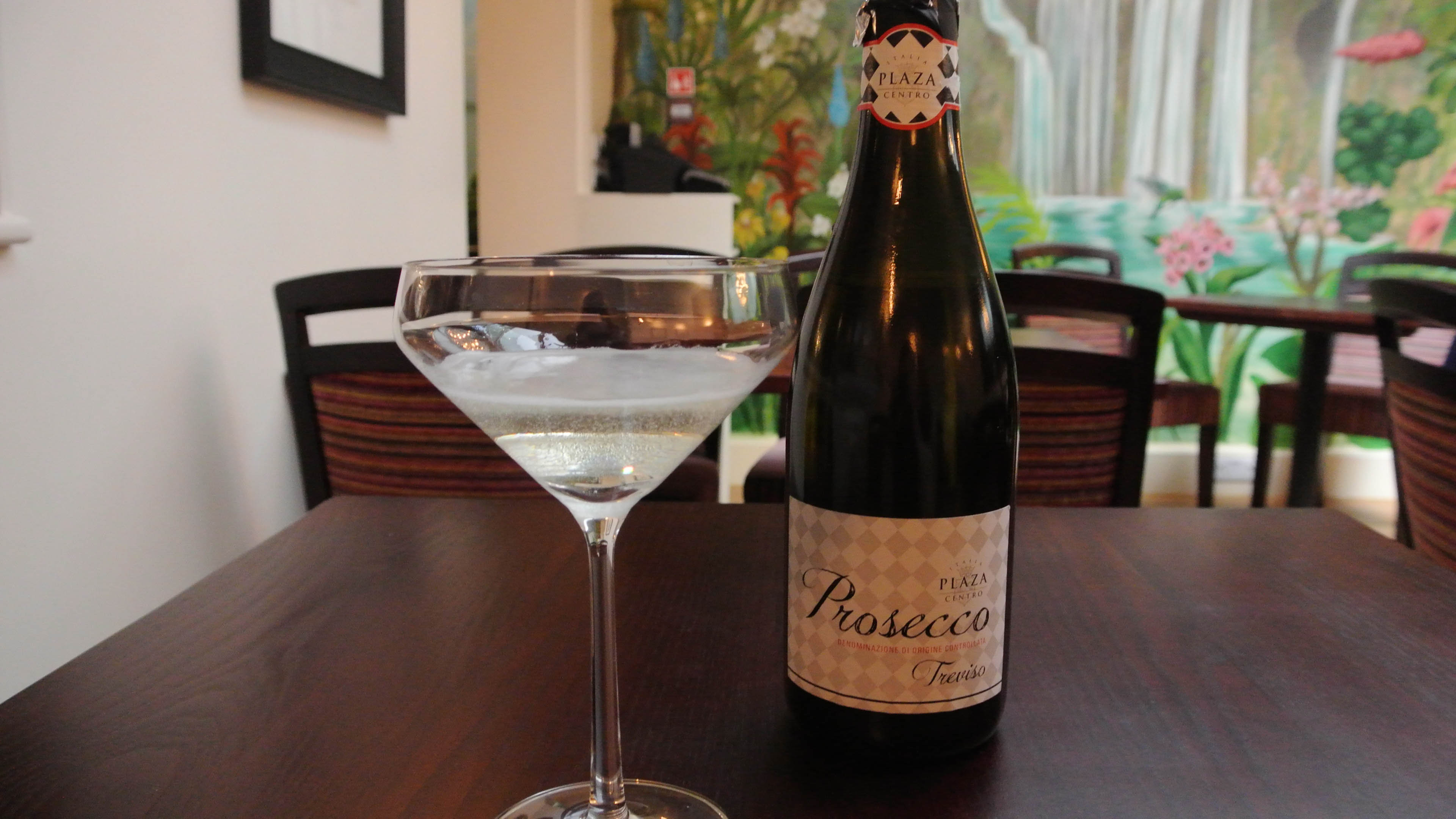 The best cheap supermarket prosecco, according to a wine expert