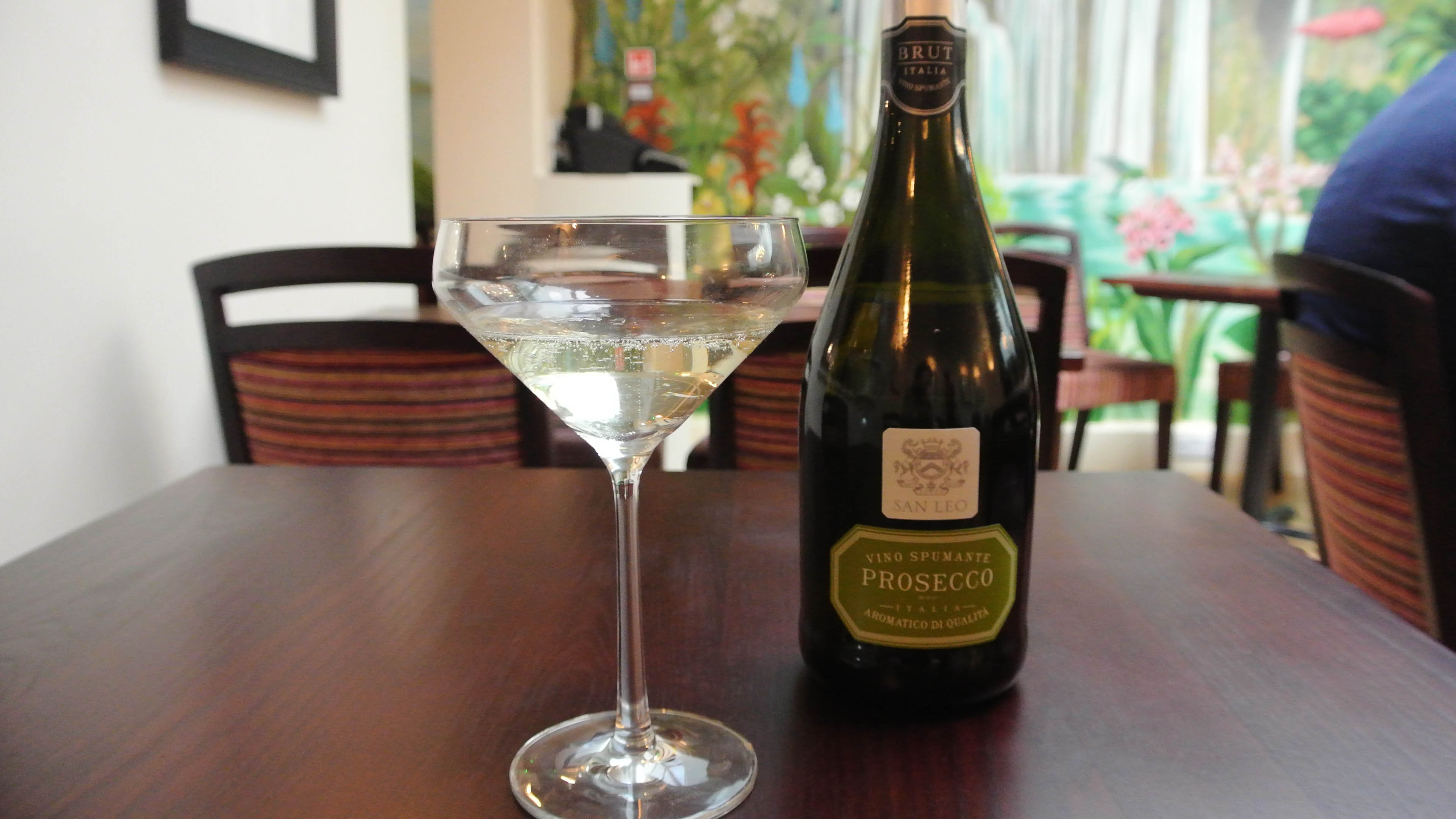 The best cheap supermarket prosecco, according to a wine expert