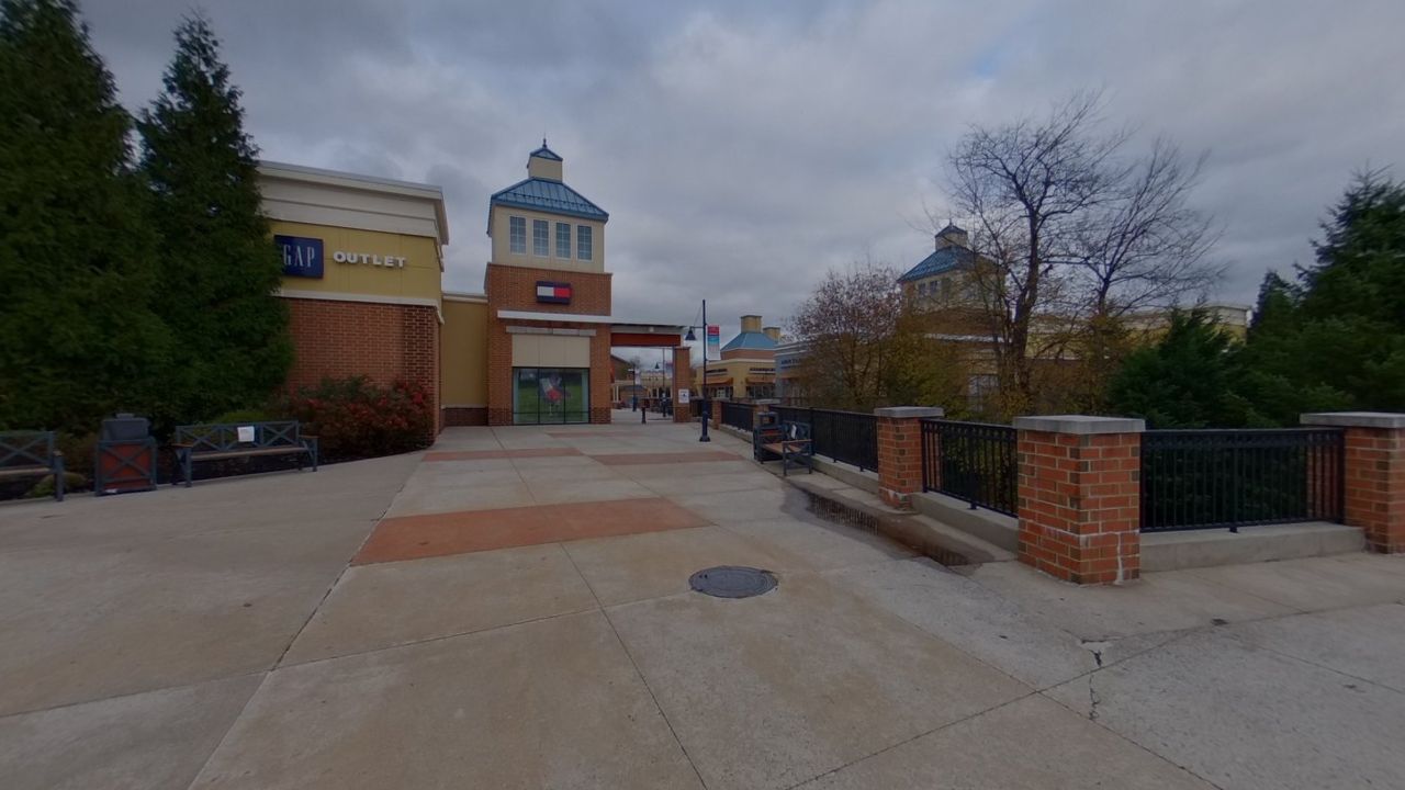 Philadelphia Premium Outlets